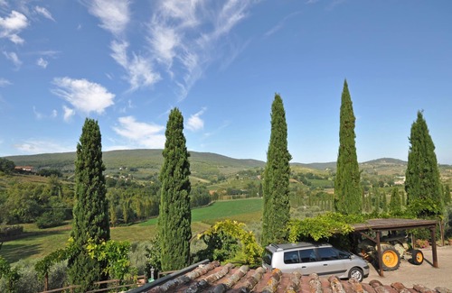 San Gimignano Apartment | Cosy apartment for 2 guests with A/C, WIFI, pool, TV, panoramic view and parking