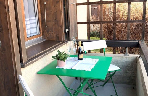 Leissigen Apartment | Cosy apartment for 2 guests with WIFI, TV, patio, panoramic view and parking