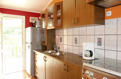 Prizna Apartment | Cosy apartment for 2 guests with A/C, WIFI, TV, terrace and parking