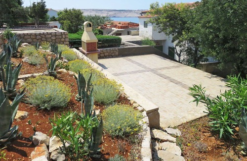 Prizna Apartment | Cosy apartment for 2 guests with A/C, WIFI, TV, terrace and parking