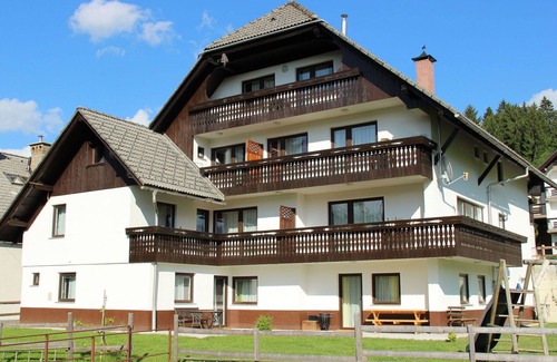 Bohinjska Bistrica Apartment | Cosy apartment for 2 people with WIFI, TV, pets allowed and panoramic view
