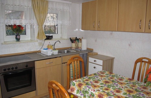 Muritz Apartment | Cosy apartment for 3 people with WIFI, TV, patio and parking