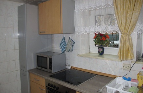 Muritz Apartment | Cosy apartment for 3 people with WIFI, TV, patio and parking