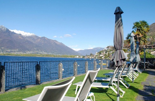 Vira Apartment | Cosy apartment for 3 people with WIFI, pool, TV, patio and parking