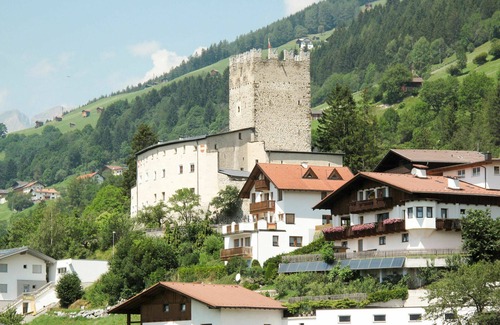Fliess Apartment | Cosy apartment for 4 guests with WIFI and panoramic view