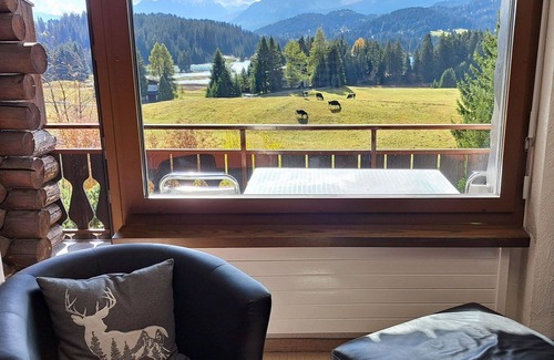 Valbella Apartment | Cosy apartment for 4 guests with WIFI, TV and balcony