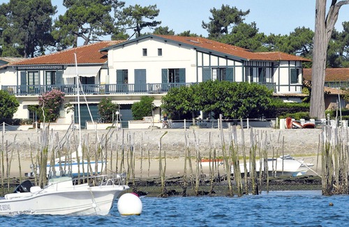 Cap-Ferret Apartment | Cosy apartment for 4 guests with TV, terrace and pets allowed