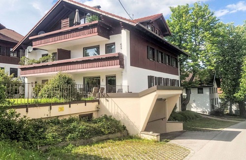 Oy-Mittelberg Apartment | Cosy apartment for 4 guests with WIFI, TV, terrace, pets allowed and parking