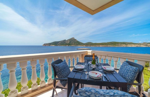 Andraitx Apartment | Cosy apartment for 4 guests with A/C, WIFI, pool, TV, balcony and parking