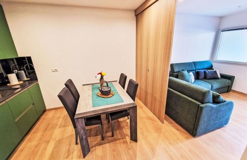 Verceia Apartment | Cosy apartment for 4 guests with WIFI, TV, patio and pets allowed
