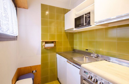 Mazzin Apartment | Cosy apartment for 4 guests with TV and balcony