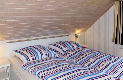 Juliusruh Apartment | Cosy apartment for 4 guests with WIFI, TV, balcony, pets allowed and parking