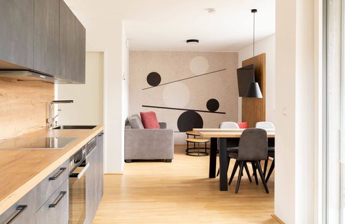 Fronhausen Apartment | Cosy apartment for 4 people with WIFI, TV, patio and parking