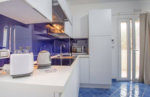 Termoli Apartment | Cosy apartment for 4 people with A/C, WIFI, TV and balcony