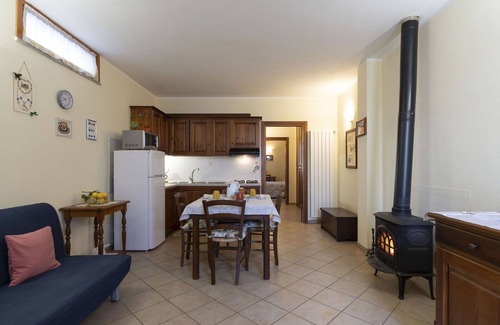 Onzo Apartment | Cosy apartment for 4 people with WIFI, TV, patio, pets allowed and panoramic view