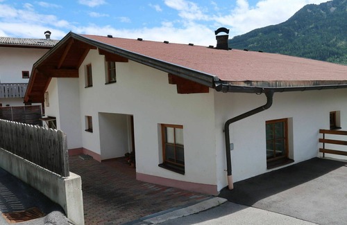 Fliess Apartment | Cosy apartment for 4 people with WIFI, TV and patio