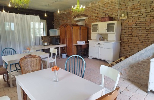 Lukavice Apartment | Cosy apartment for 4 people with WIFI, pool and patio