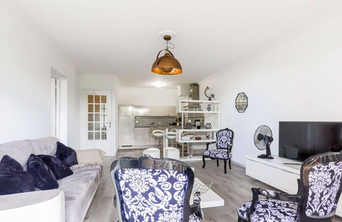 Eze Apartment | Cosy apartment for 4 people with pool, WIFI, TV, terrace and pets allowed