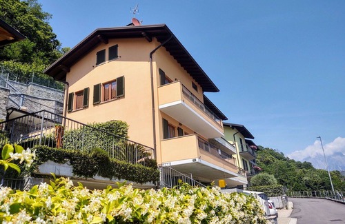 Aurogna Apartment | Cosy apartment for 5 guests with WIFI, TV, terrace and pets allowed