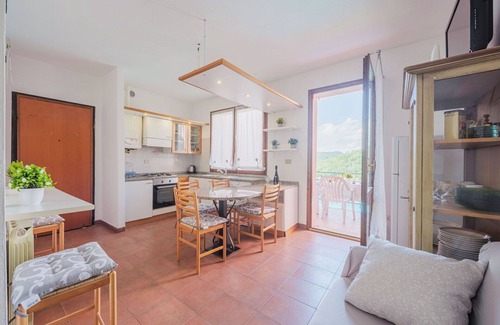 Monterosso al Mare Apartment | Cosy apartment for 5 guests with pool, WIFI, terrace and parking