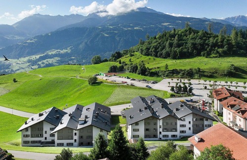 Falera Apartment | Cosy apartment for 5 guests with pool, WIFI, TV, balcony, pets allowed, panoramic view and parking