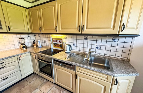 Eversmeer Apartment | Cosy apartment for 5 guests with TV, terrace and parking