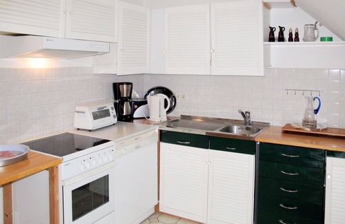 Godern Apartment | Cosy apartment for 5 guests with TV and balcony