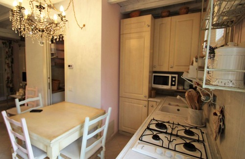 Cinque Terre Apartment | Cosy apartment for 5 guests with pool, WIFI, TV and patio