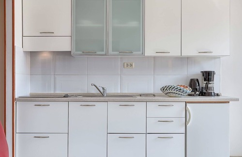 Murine Apartment | Cosy apartment for 5 guests with pool, WIFI, A/C, TV, terrace and parking