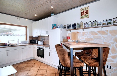 Brakel Apartment | Cosy apartment for 5 people with WIFI, TV, terrace, pets allowed and parking