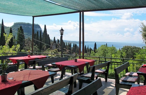 Corno Apartment | Cosy apartment for 5 people with WIFI, pool, TV, terrace and parking