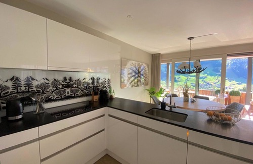 Adelboden Apartment | Cosy apartment for 6 people with WIFI, TV and balcony