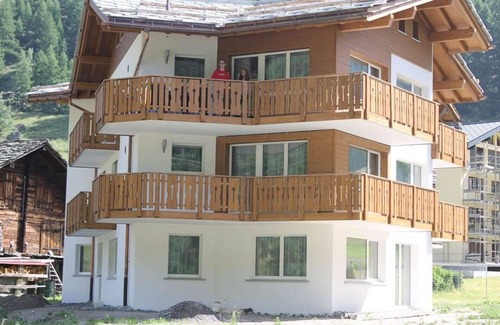 Saas Grund Apartment | Cosy apartment for 6 people with WIFI, TV and balcony