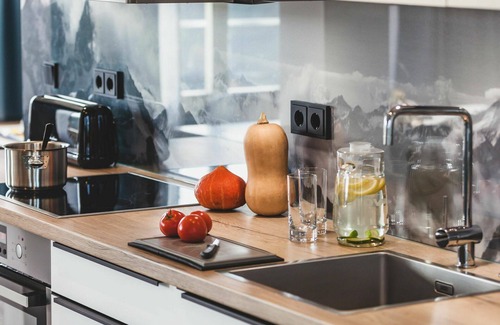 Prora Apartment | Cosy apartment for 6 people with WIFI, pool, TV, terrace and pets allowed