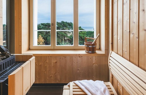 Prora Apartment | Cosy apartment for 6 people with WIFI, pool, TV, terrace and pets allowed