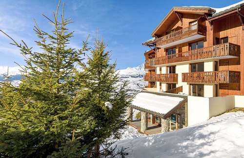 Plan Peisey Apartment | Cosy apartment for 6 guests with WIFI, pool, TV, terrace and pets allowed