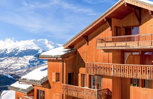 Plan Peisey Apartment | Cosy apartment for 6 guests with WIFI, pool, TV, terrace and pets allowed