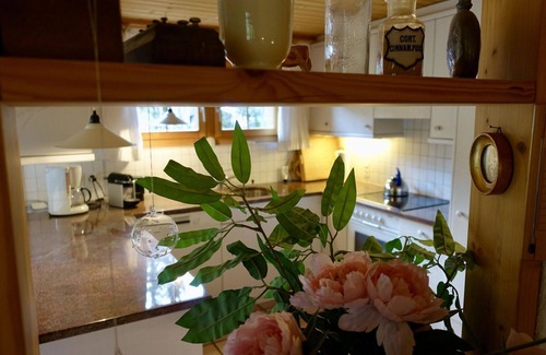 Lauenen Apartment | Cosy apartment for 6 guests with WIFI and pets allowed