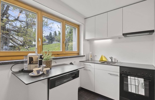 Parpan Apartment | Cosy apartment for 6 guests with WIFI, TV and balcony