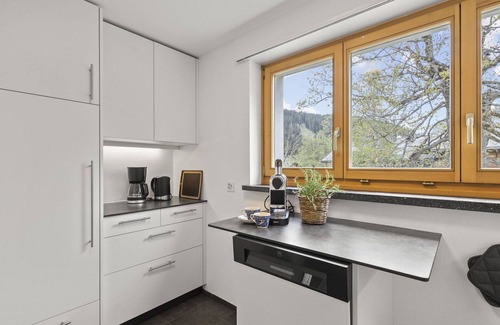 Parpan Apartment | Cosy apartment for 6 guests with WIFI, TV and balcony