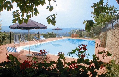 Pian di Sco Apartment | Cosy apartment for 6 guests with WIFI, pool, TV and parking