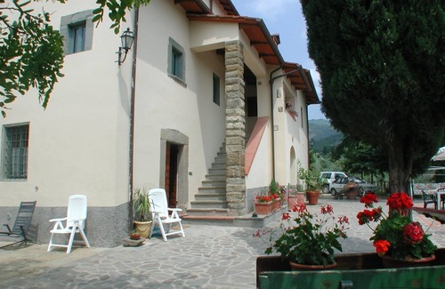 Pian di Sco Apartment | Cosy apartment for 6 guests with WIFI, pool, TV and parking