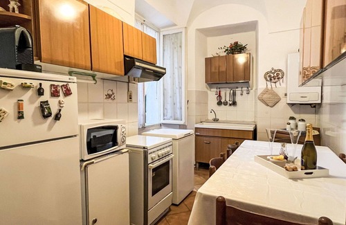 Borgomaro Apartment | Cosy apartment for 6 people with WIFI, TV, pets allowed and parking