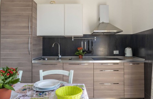 Pompeiana Apartment | Cosy apartment for 6 people with WIFI, A/C, balcony, pets allowed and parking