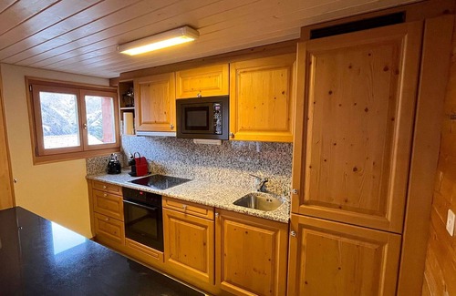 Graechen Apartment | Cosy apartment for 6 people with WIFI, TV, balcony, panoramic view and parking
