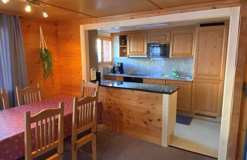 Graechen Apartment | Cosy apartment for 6 people with WIFI, TV, balcony, panoramic view and parking
