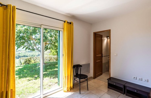 Cervione Apartment | Cosy apartment for 6 people with A/C, WIFI, TV, terrace, pets allowed, panoramic view and parking