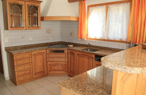 Saas Grund Apartment | Cosy apartment for 7 guests with WIFI, TV and balcony