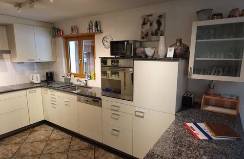 Valbella Apartment | Cosy apartment for 7 people with WIFI, TV, balcony and pets allowed
