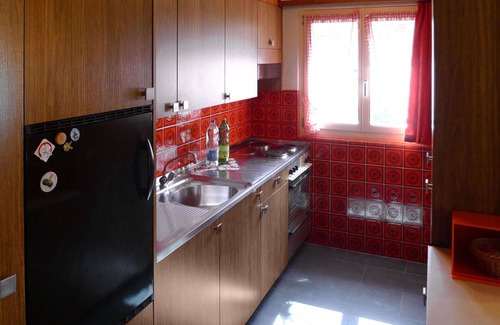 Elm Apartment | Cosy apartment for 7 guests with WIFI, TV, patio, panoramic view and parking